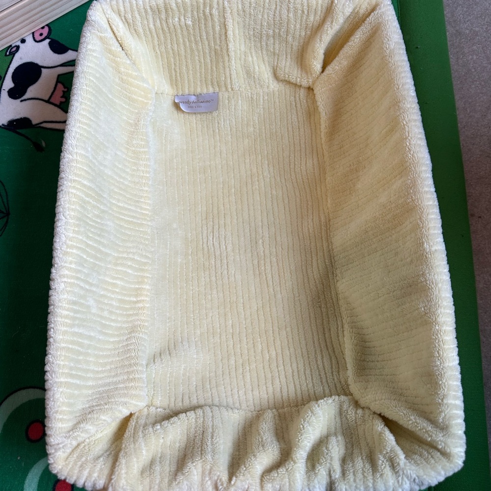 Wendy Bellissimo Ribbed Yellow lined basket